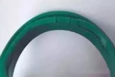 挖機(jī)密封件之五“硬化、龜裂”現(xiàn)象故障